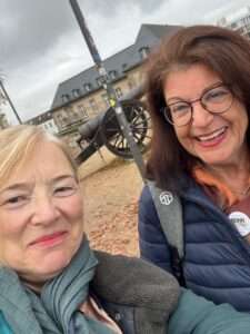 Greeter Helga with visitor from London